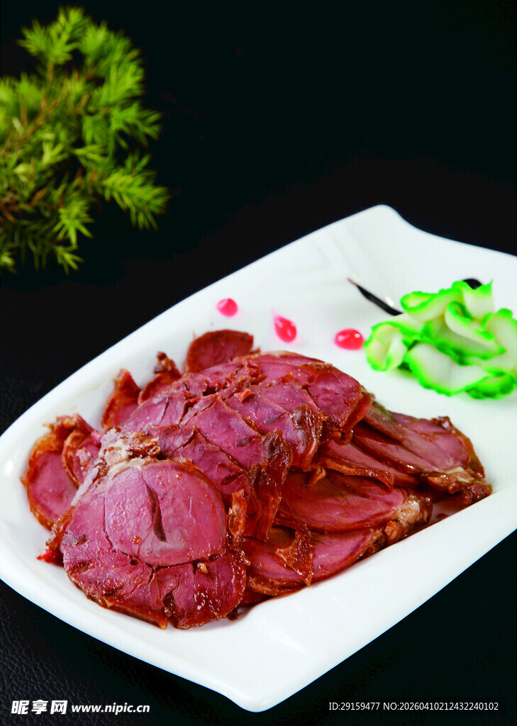 美味酱牛肉摆盘精致