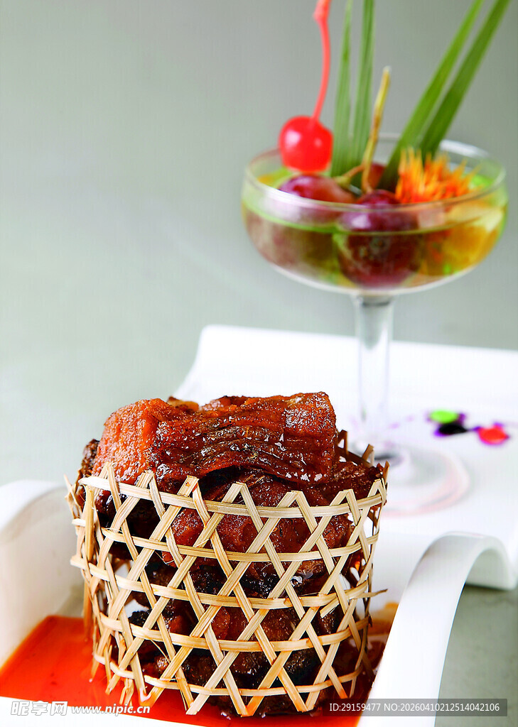 精致蜂巢造型巧克力蛋糕