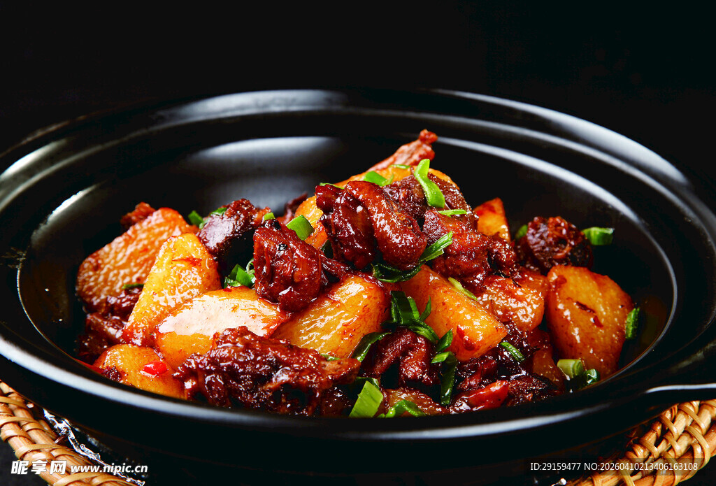 美味砂锅红烧肉