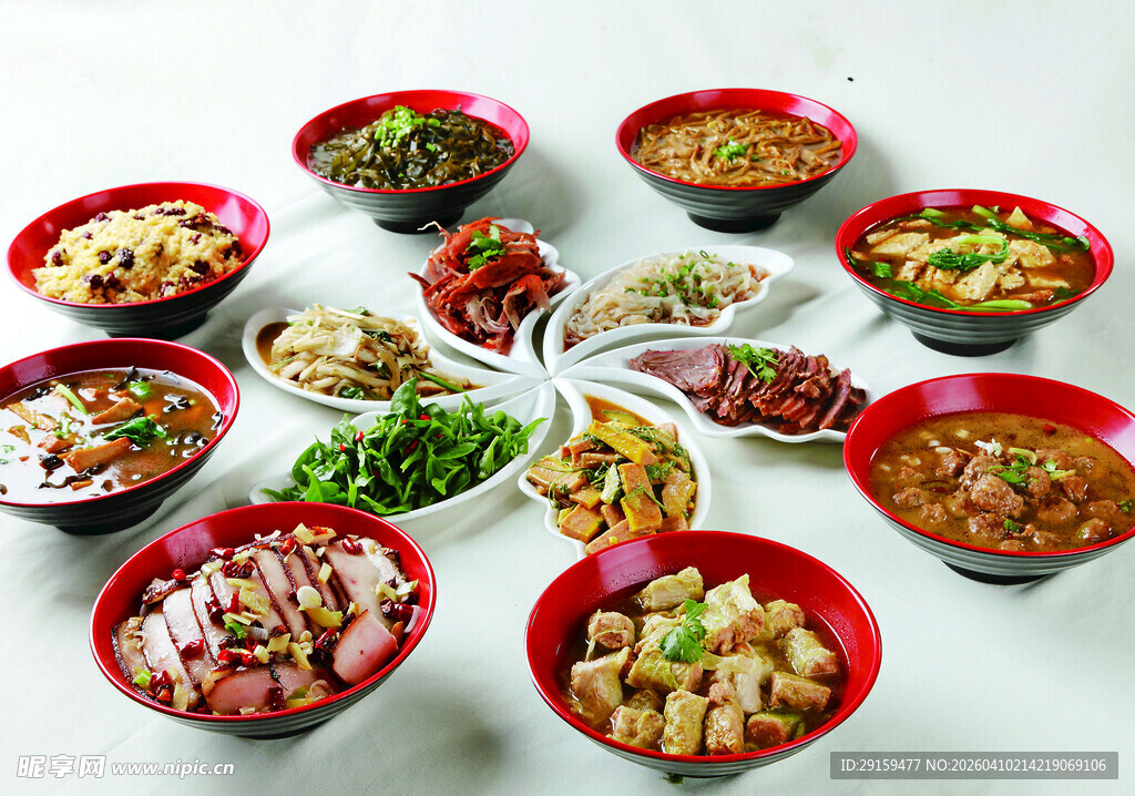 多样美味中式菜肴拼盘