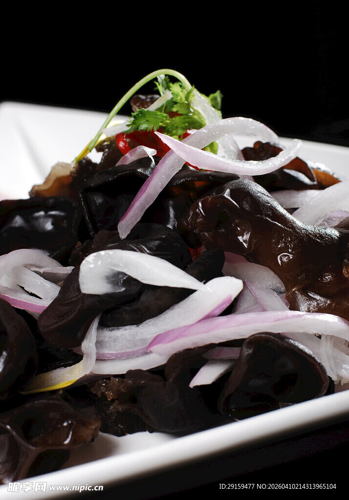 凉拌木耳配洋葱丝