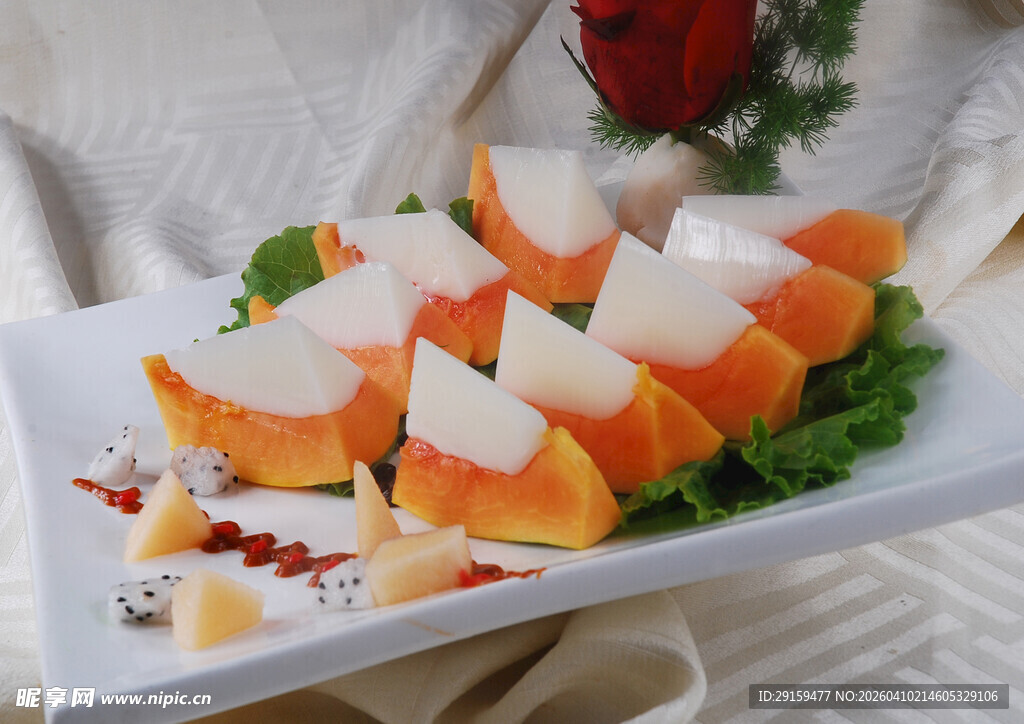 木瓜椰奶冻摆盘精致