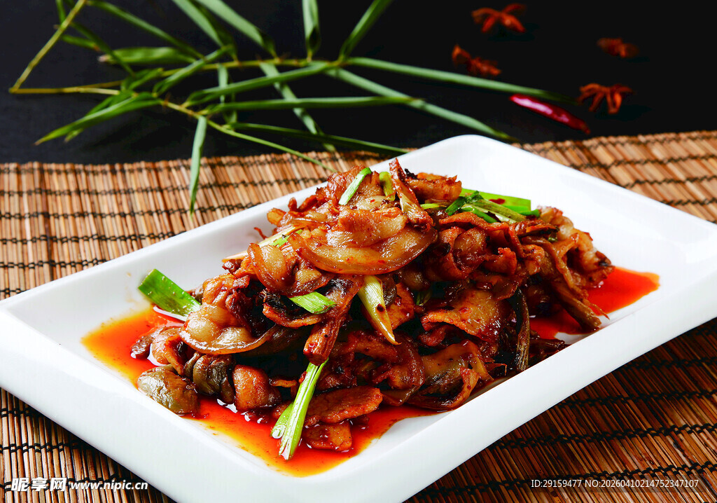 香辣美味爆炒猪脆骨