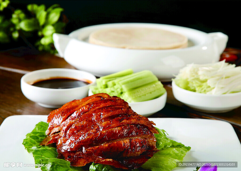 美味烤鸭搭配特色汤品