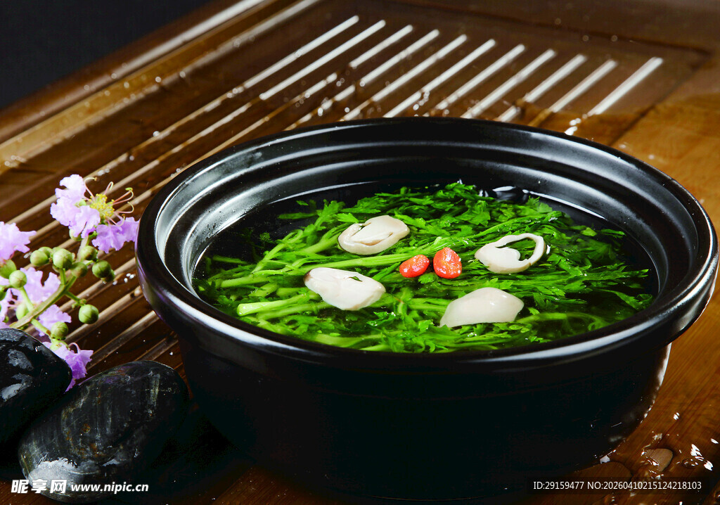 鲜香荠菜豆腐汤