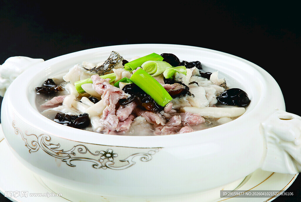 美味乌贼蔬菜汤