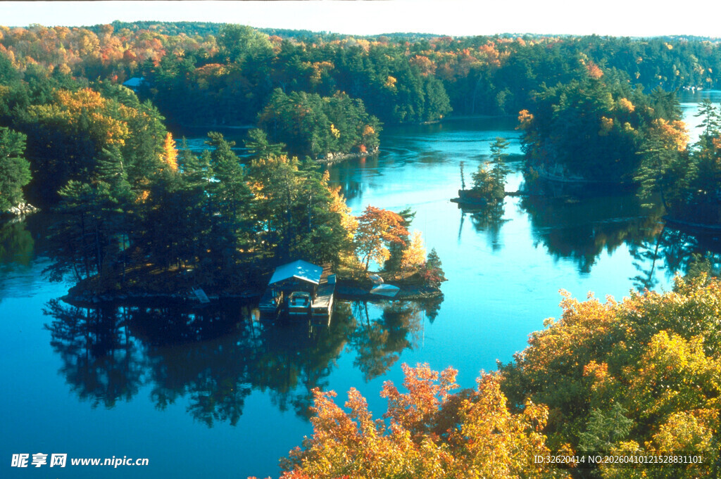 秋日湖景
