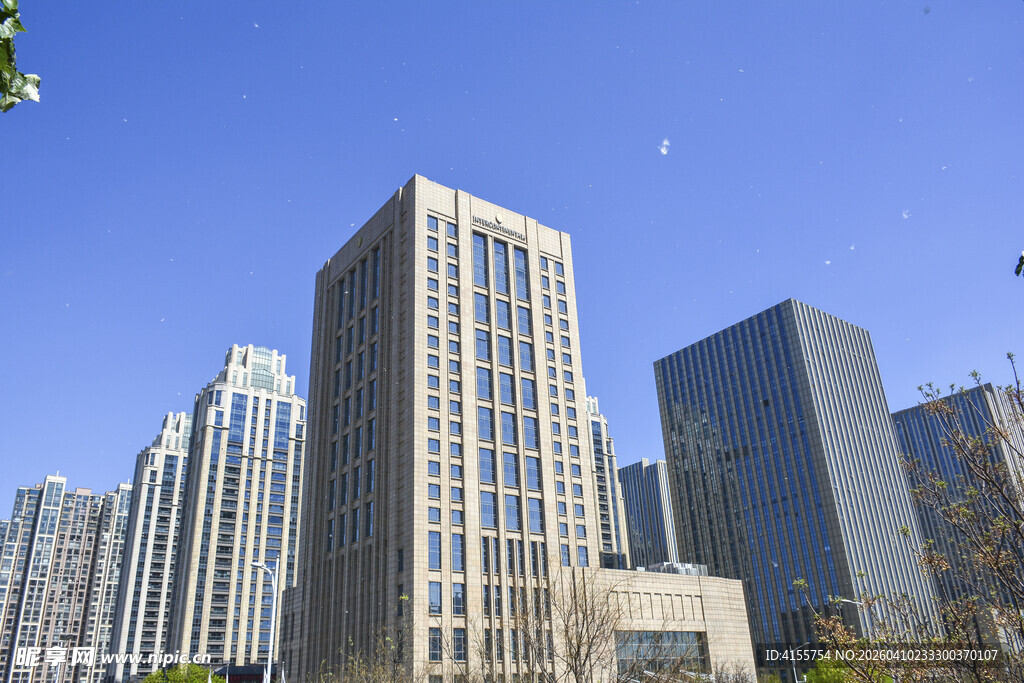 都市高楼林立的天际线