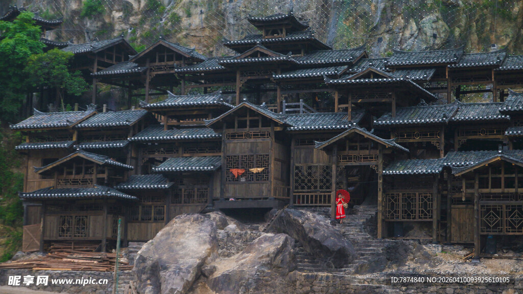 古朴壮乡吊脚楼建筑群