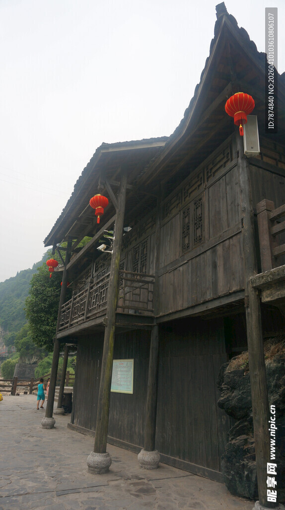 古色古香的木质传统民居