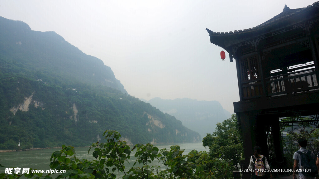 江边古亭与山水景致