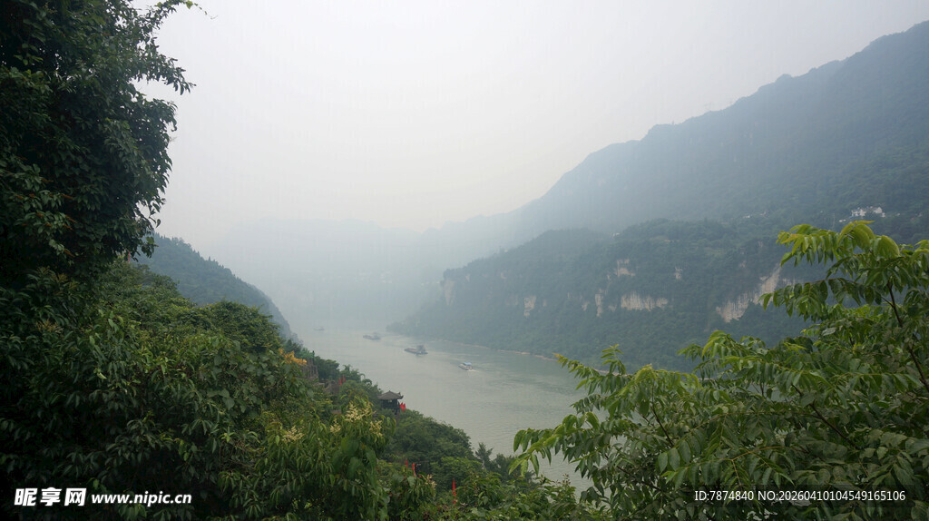 山间江景 绿意盎然