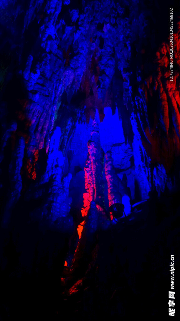 梦幻洞穴灯光景观