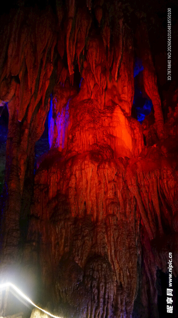 梦幻溶洞钟乳石奇观