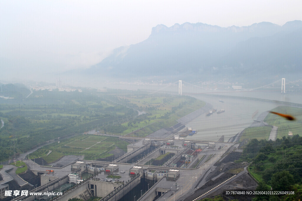 三峡大坝壮观全景