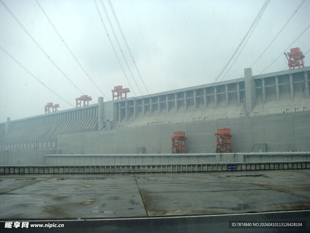 三峡大坝壮观景象