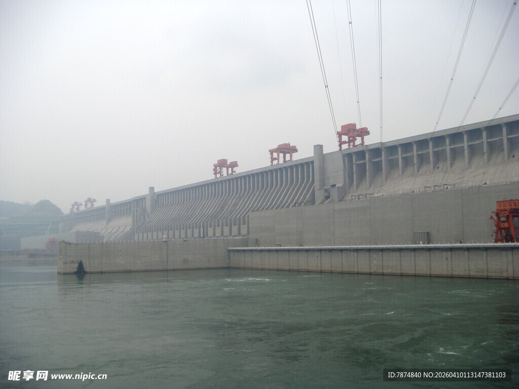 三峡大坝壮观景象
