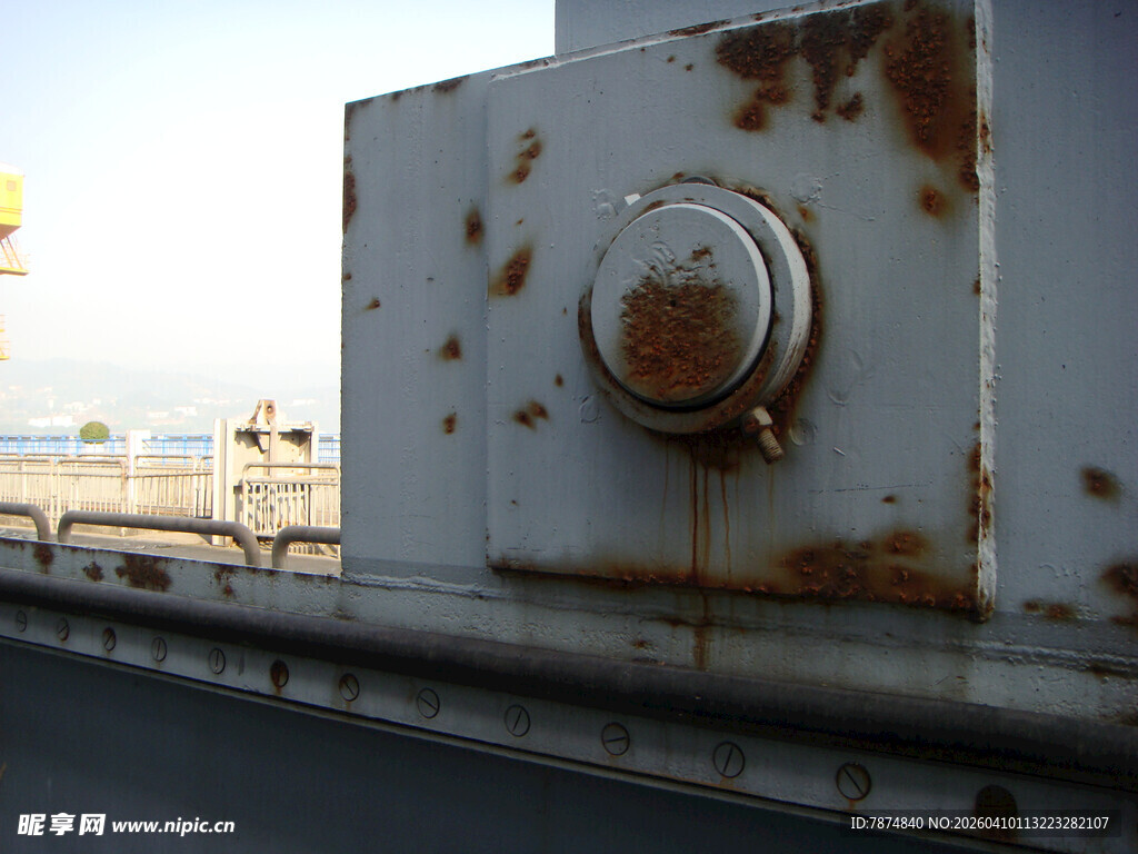 生锈的金属设备部件