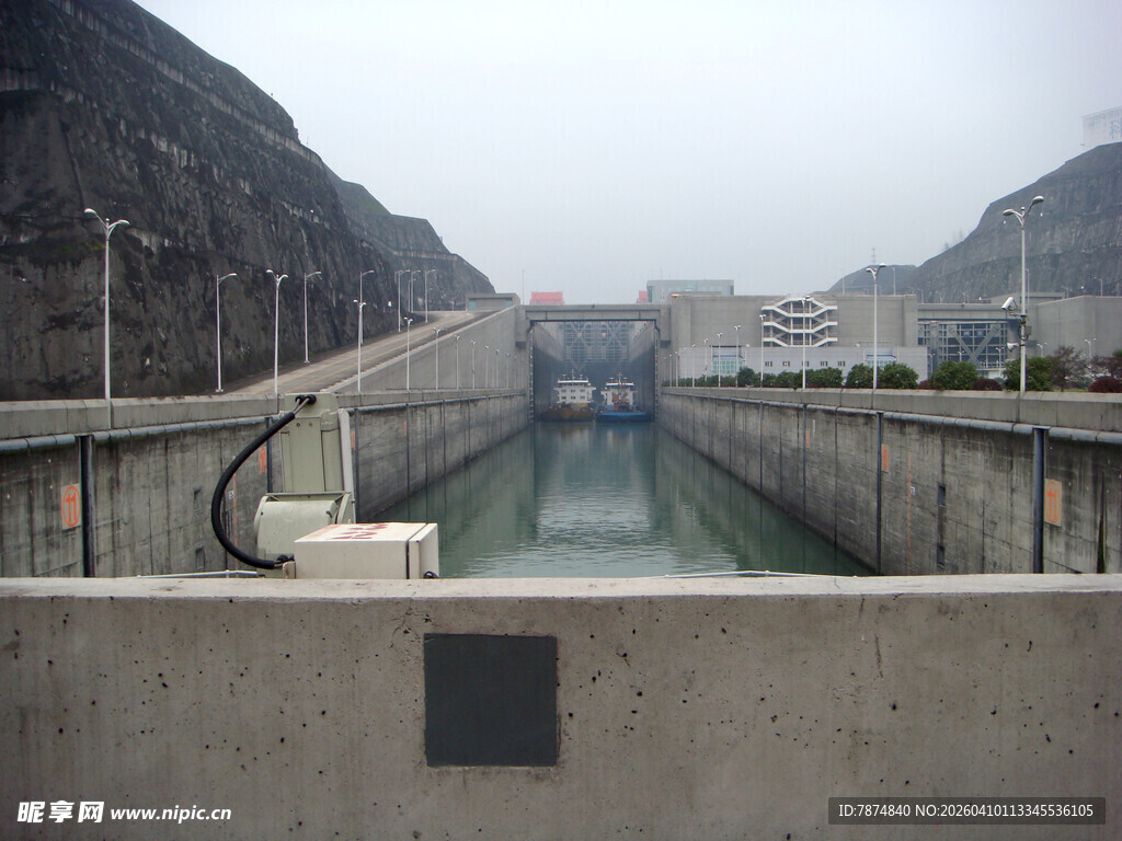 壮观的船闸设施