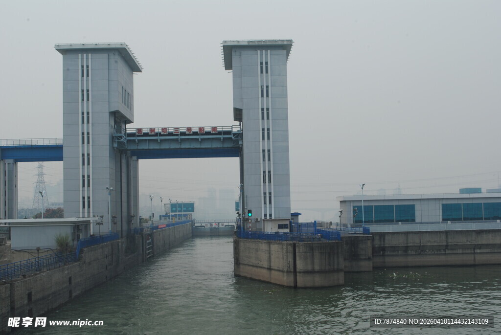 大型水闸建筑景观