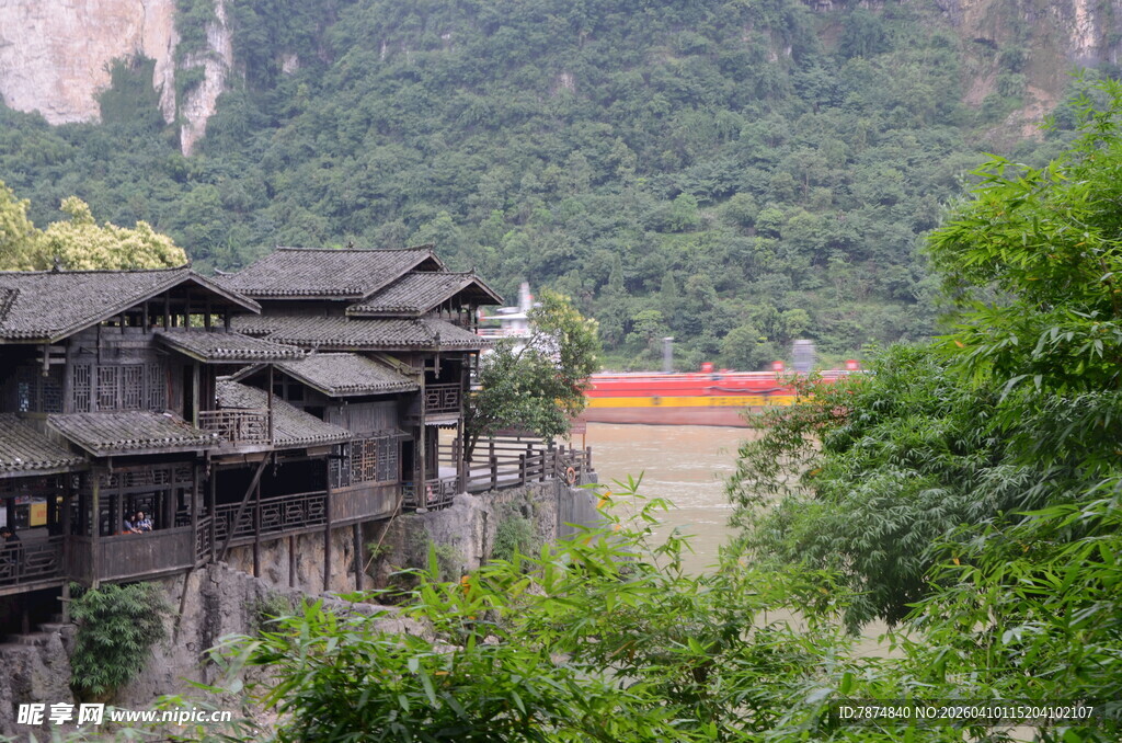 湘西吊脚楼 山水间的古韵