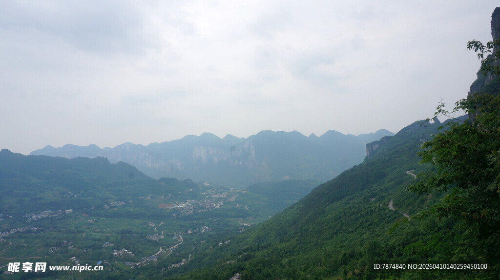 恩施山峦叠翠的壮美自然景观