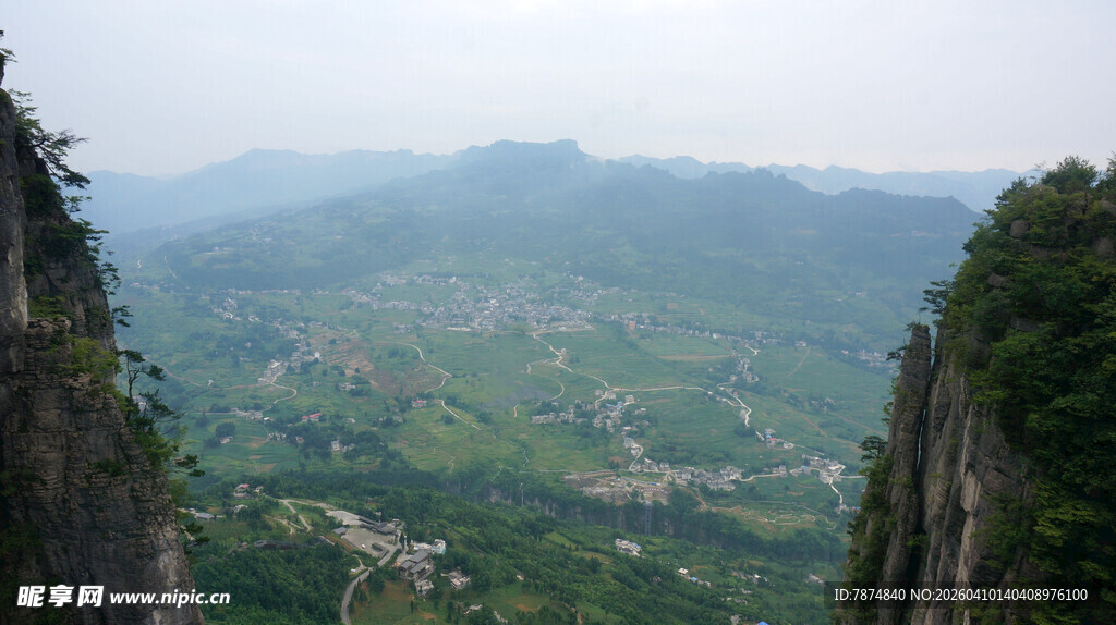 恩施俯瞰山间美景