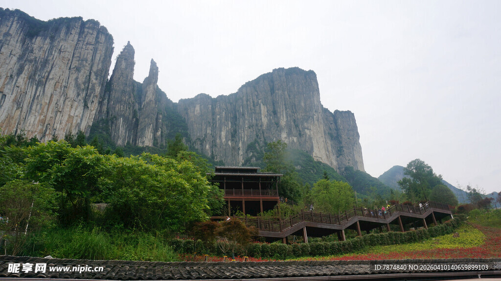 恩施秀丽山间古建筑风景