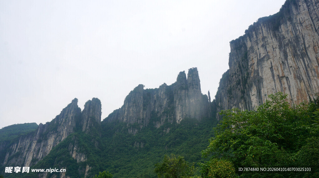 恩施壮丽群山景观