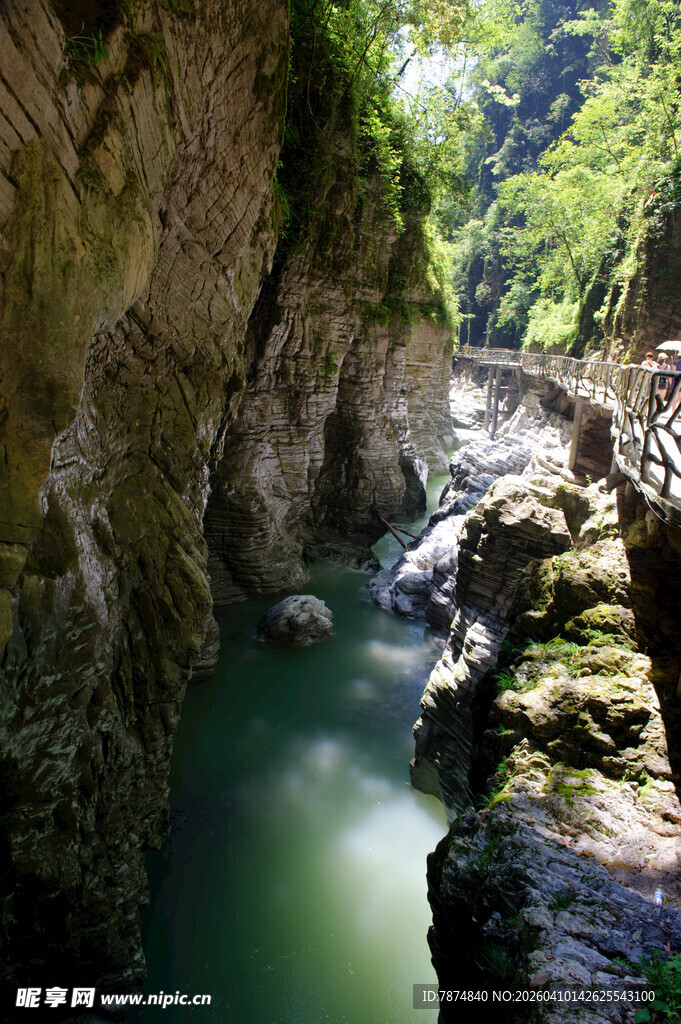 恩施峡谷溪流自然风光美景