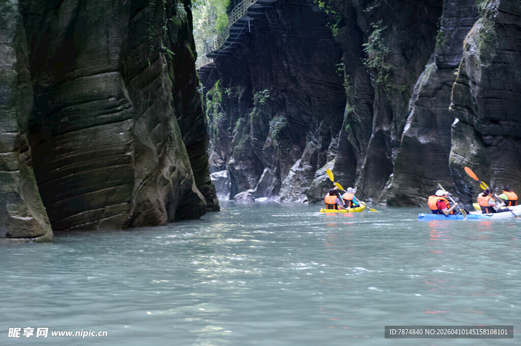 恩施峡谷漂流探险之旅