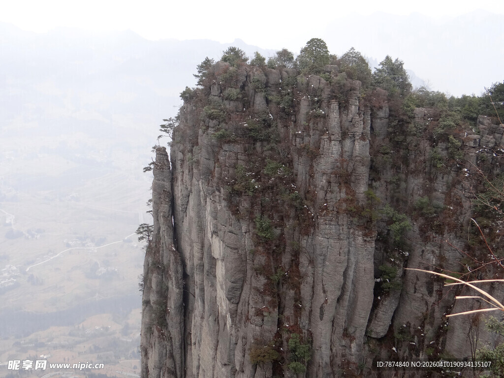 恩施险峻奇峰景观