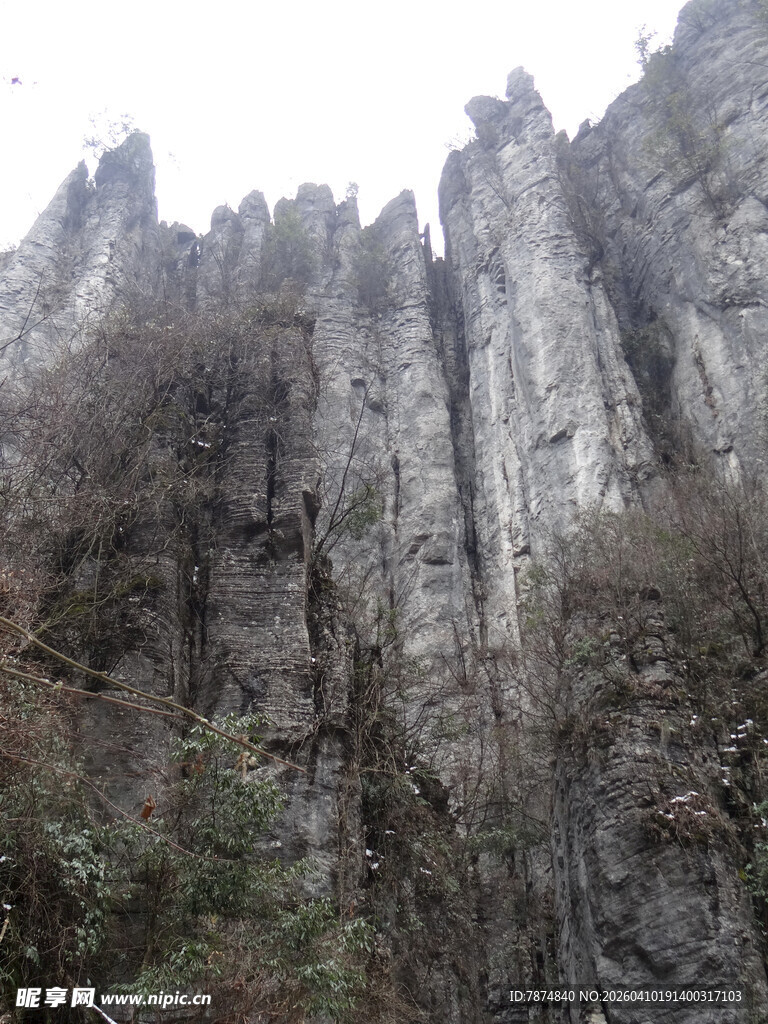 恩施险峻奇峰景观