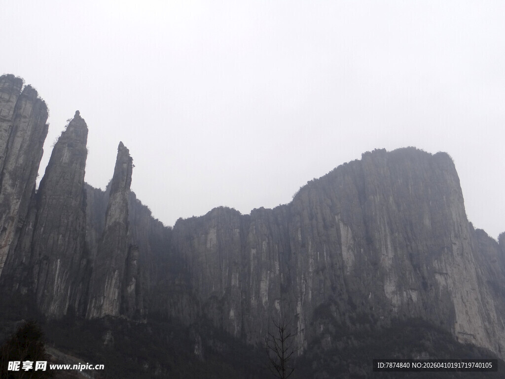 恩施壮观险峻的奇特山峰