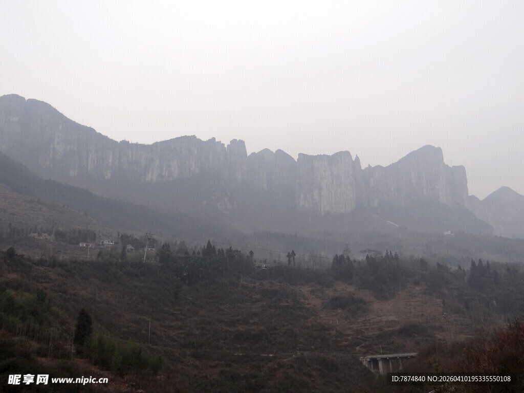 恩施雾中群山景观