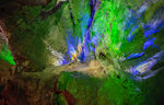 梦幻多彩的地下溶洞景观