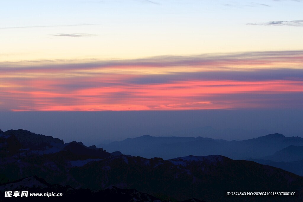 山间绚丽晚霞美景