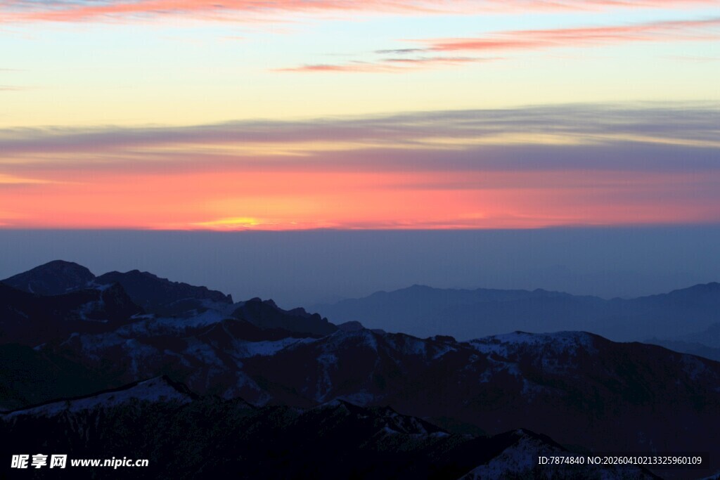 山间壮丽日出美景