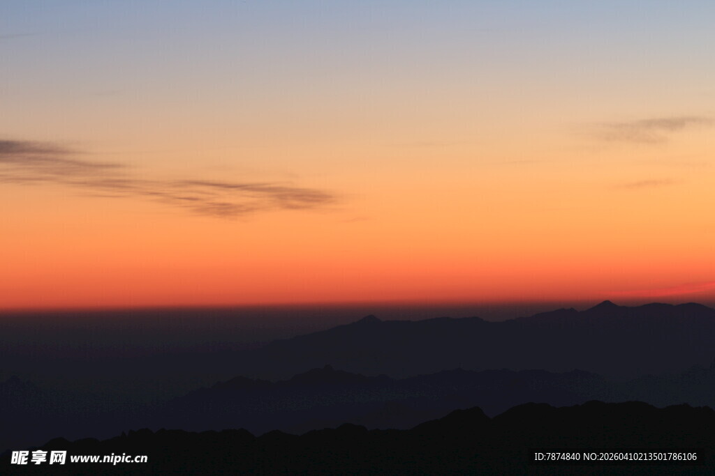 日落时分的天空美景