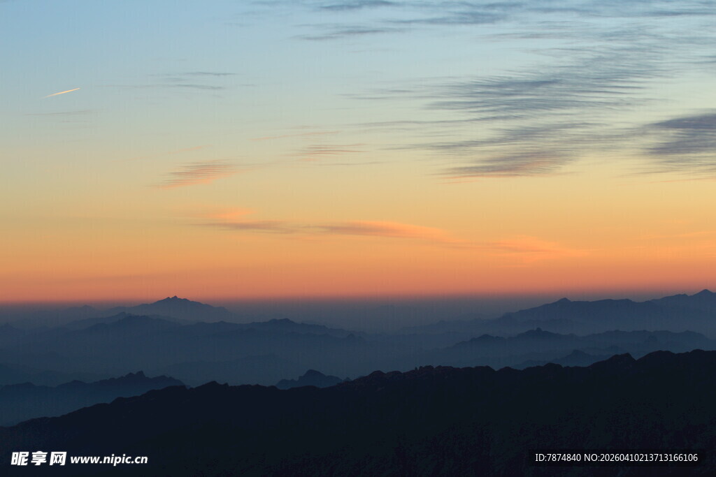山间壮丽日出美景