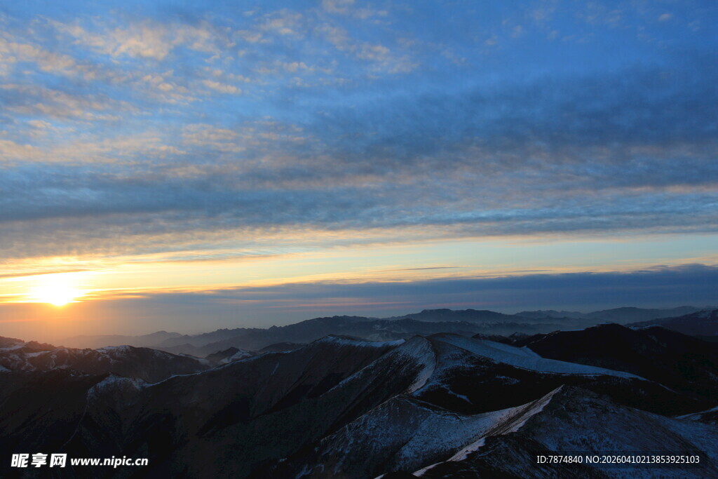 长城日出壮丽景观