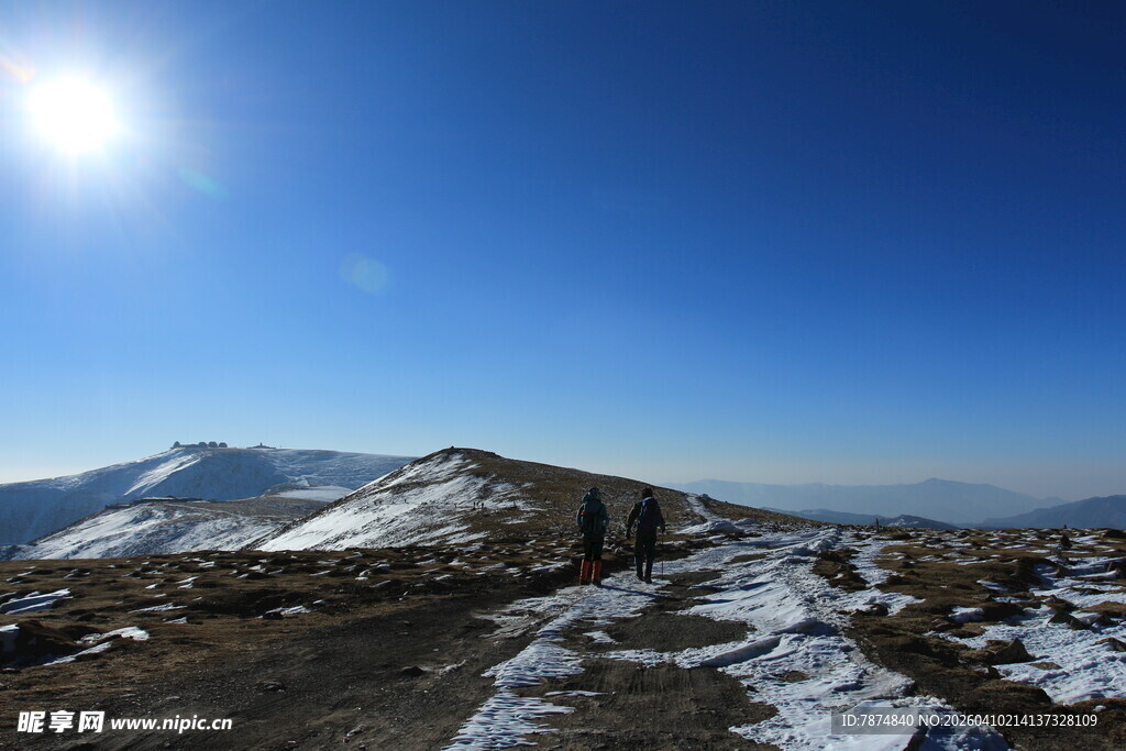 雪山之巅的壮丽风光