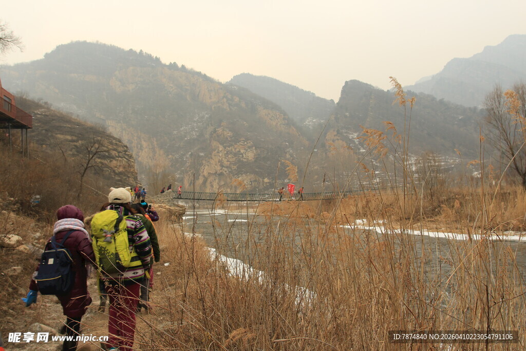 山间徒步者的户外之旅
