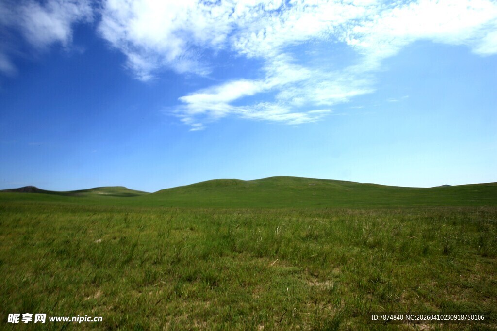 广袤草原蓝天美景