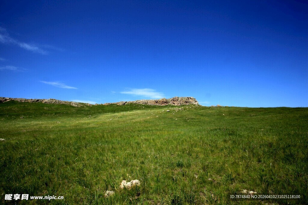 广袤草原蓝天美景