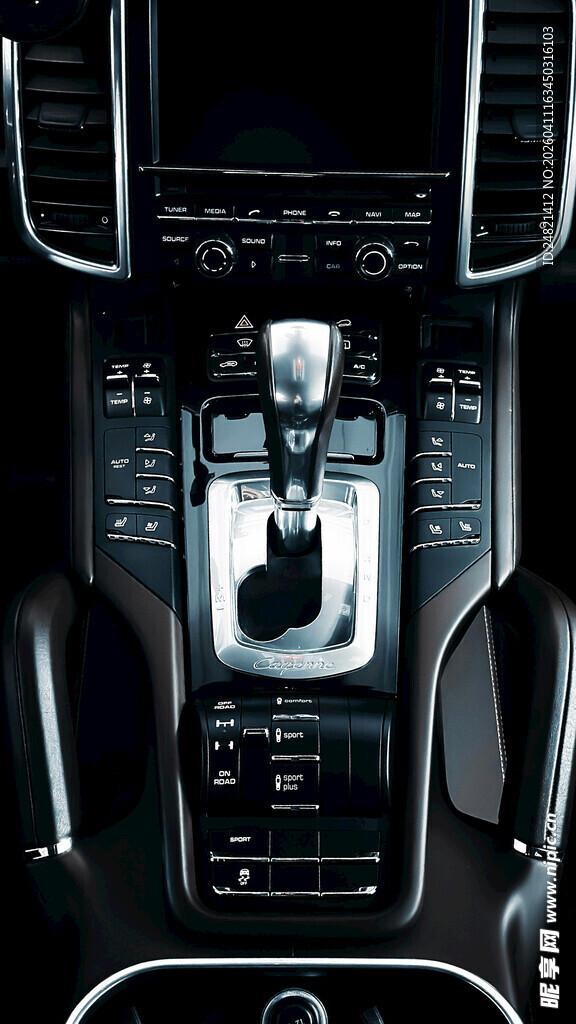 豪华汽车精致中控台设计