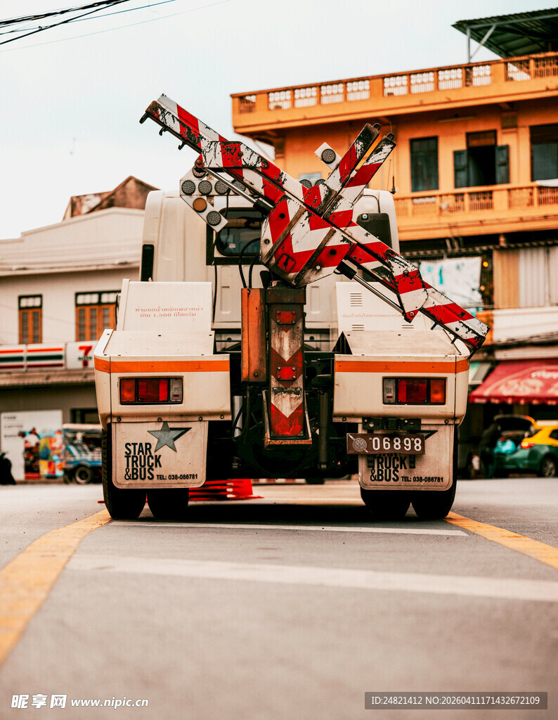 道路施工警示车