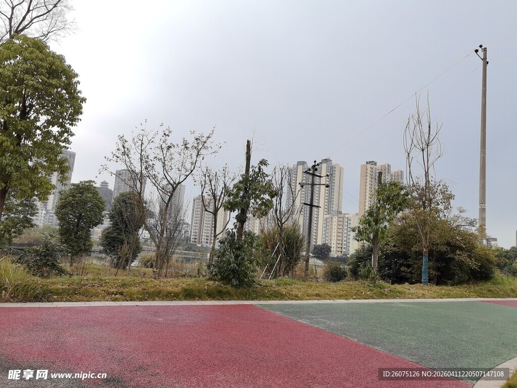 户外彩色运动场地景观