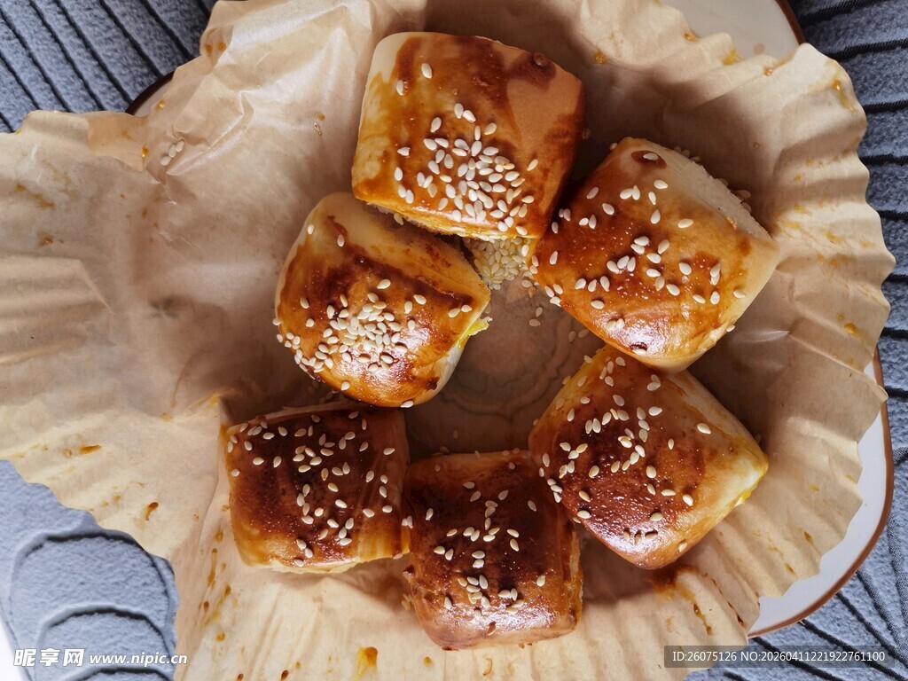 美味芝麻小面包