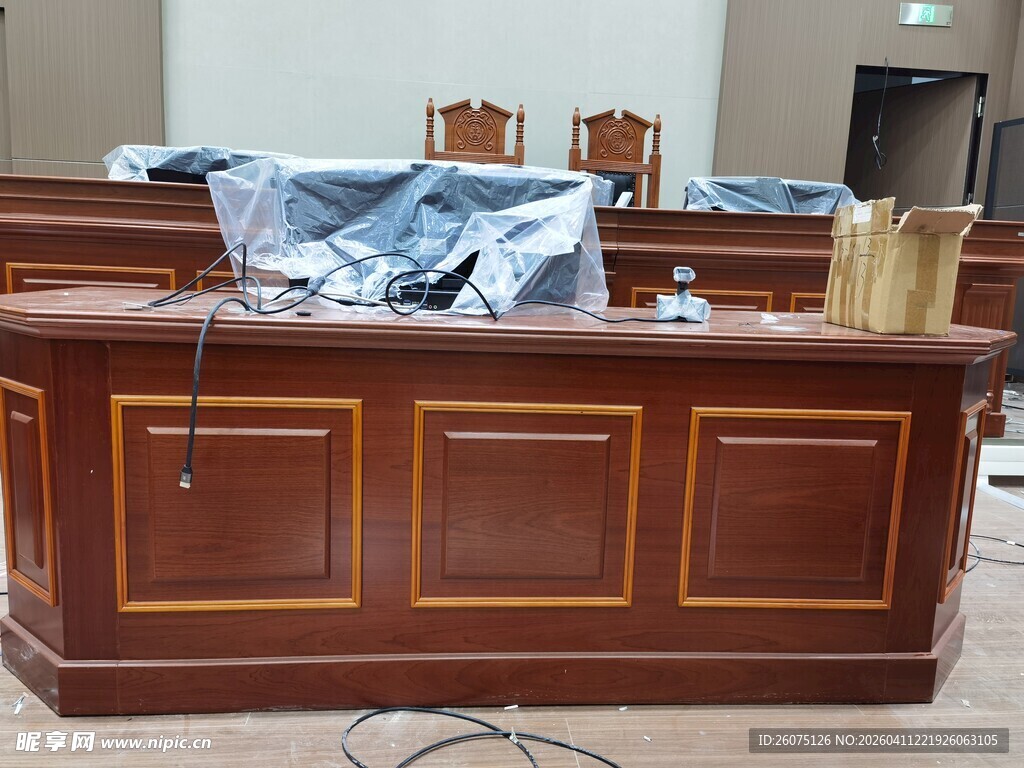 复古木质前台办公桌展示